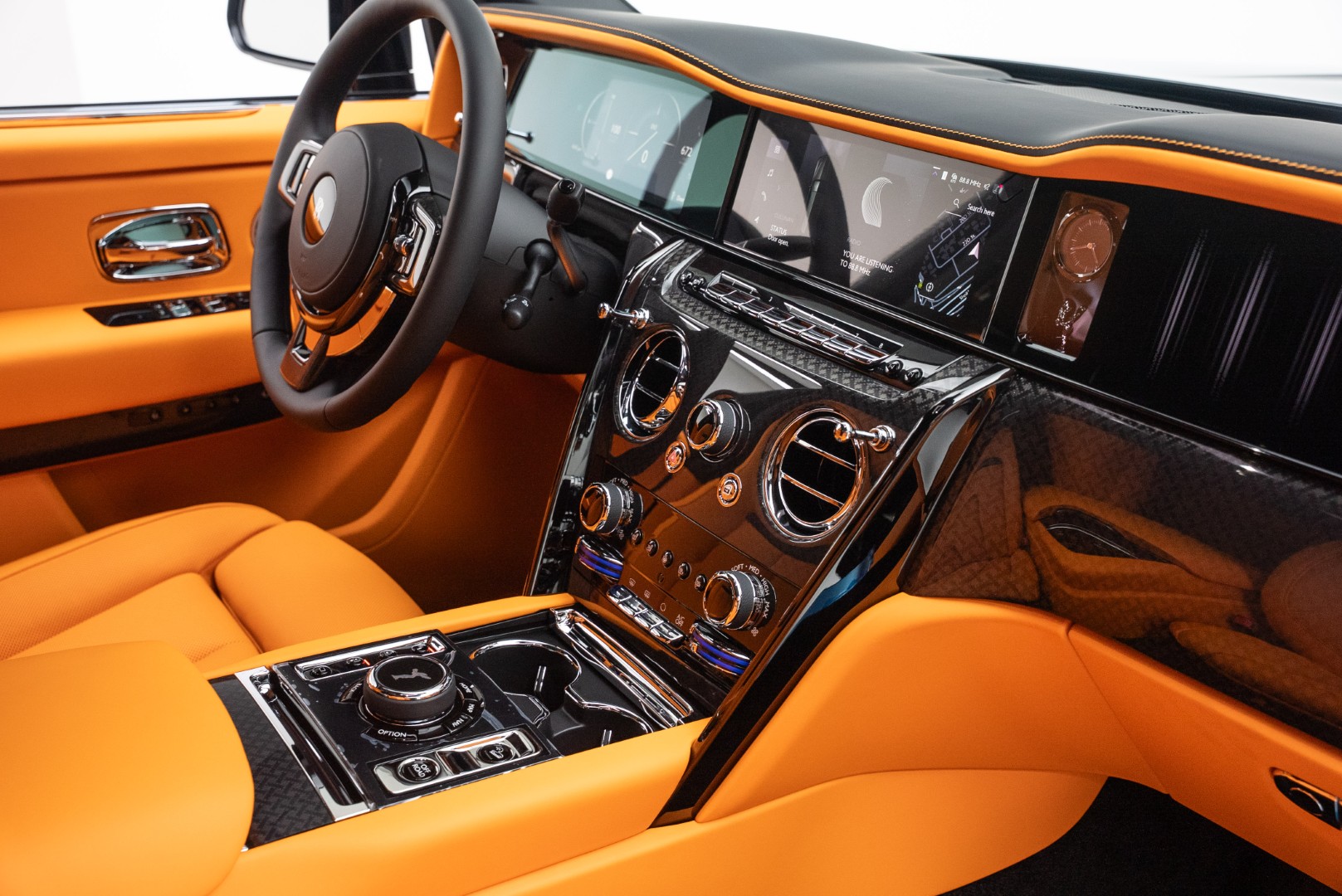 2025 ROLLS ROYCE CULLINAN |BLACK BADGE | GCC | DEALER WARRANTY & SERVICE 